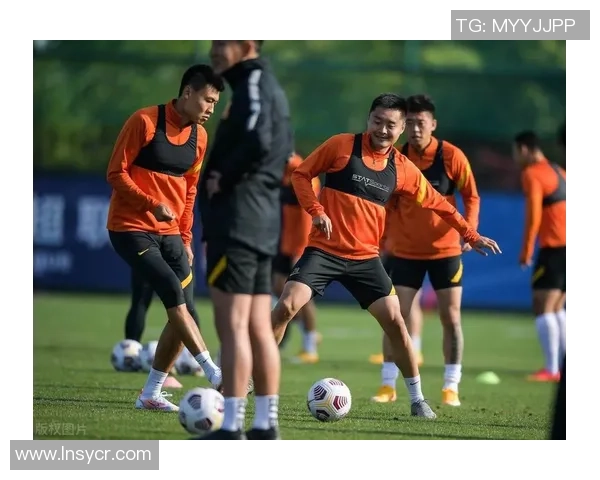 武汉篮球队比赛经验引发热议球迷对战术和表现的不同看法